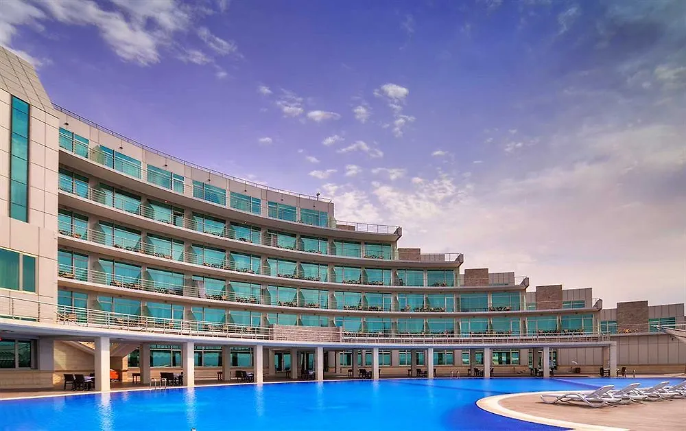 Ramada By Wyndham Baku Otel